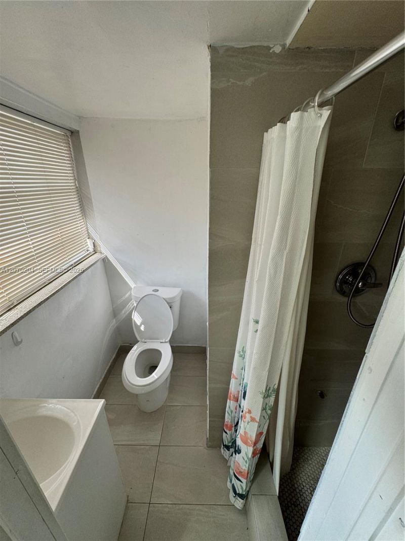1018 N 17th Ct, Unit 2B, Hollywood, FL 33020 Photo