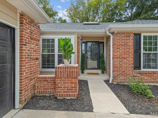 6 Shadow Creek Drive, St Charles, MO 63376