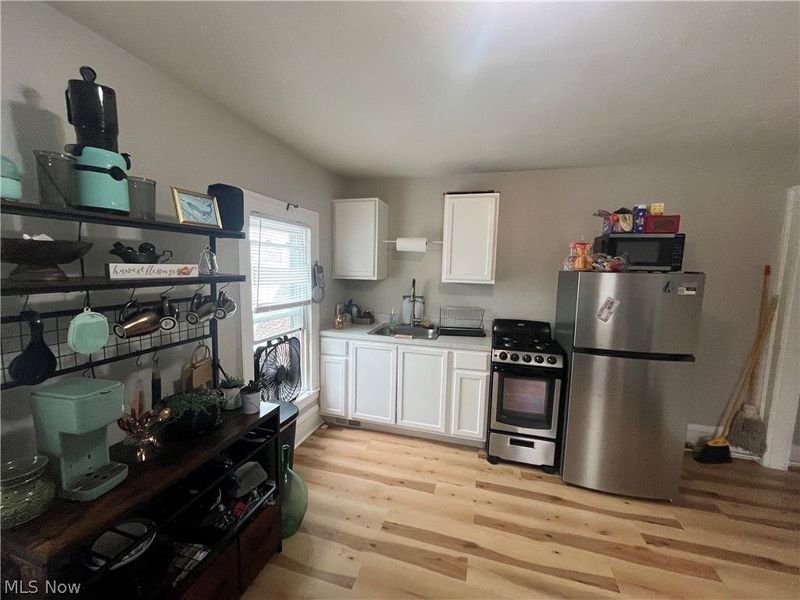 579 Broadway Avenue, Bedford, OH 44146 Photo 9
