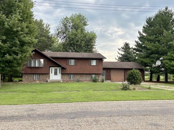 112 Cherry Street , Carthage, IL 62321