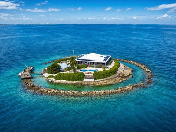 1 E Sister Rock Island, MARATHON, FL 33050