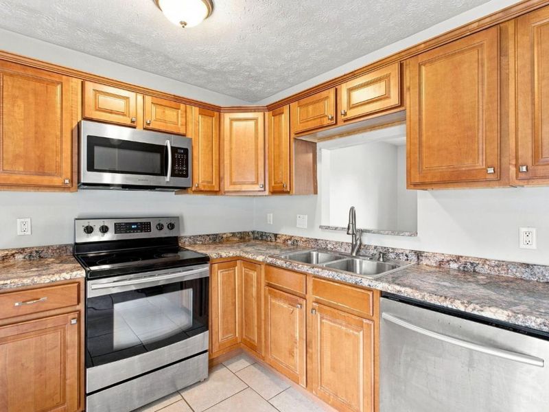 1491 Rolling Knoll Drive, Goshen Township, OH 45140 Photo 10