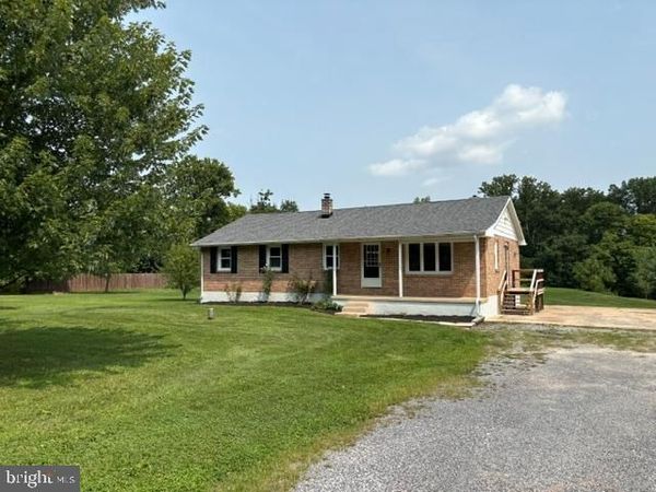 325 E BUTTER ROAD, YORK, PA 17404