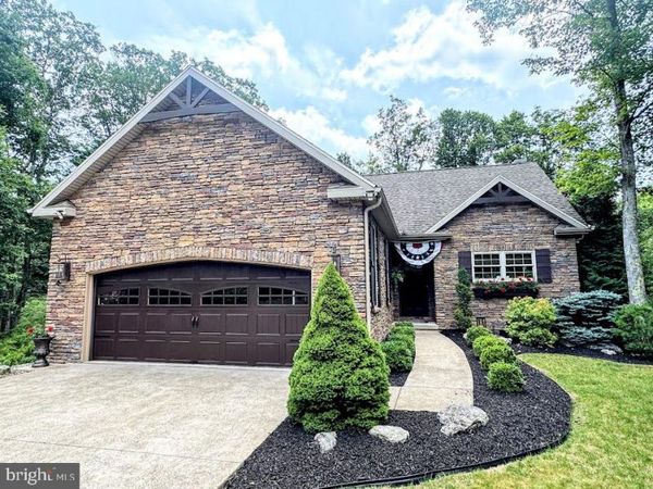 14 WINGED FOOT DRIVE , HAZLE TOWNSHIP, PA 18202