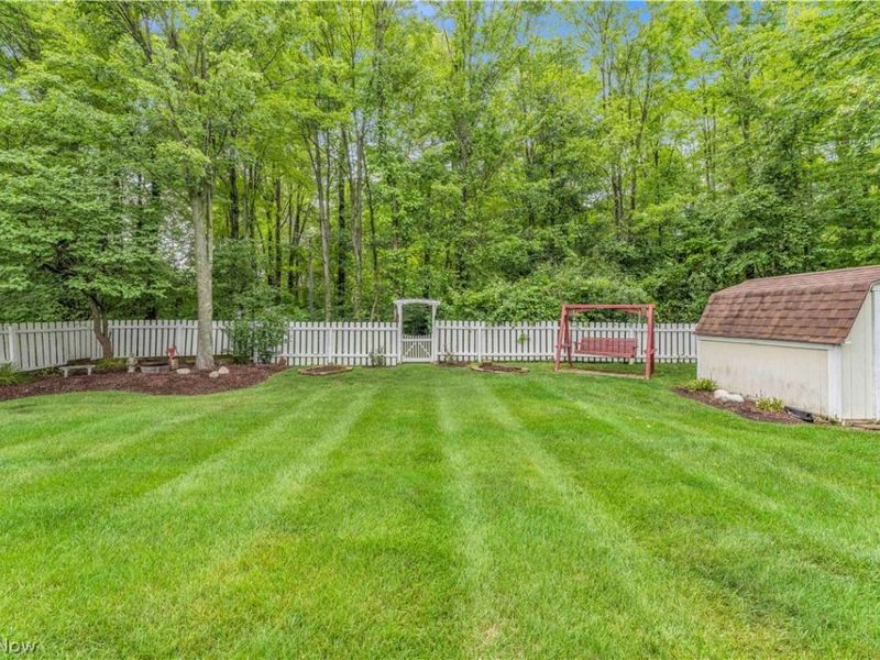 19757 Cross Trail S, Strongsville, OH 44136 Photo 30