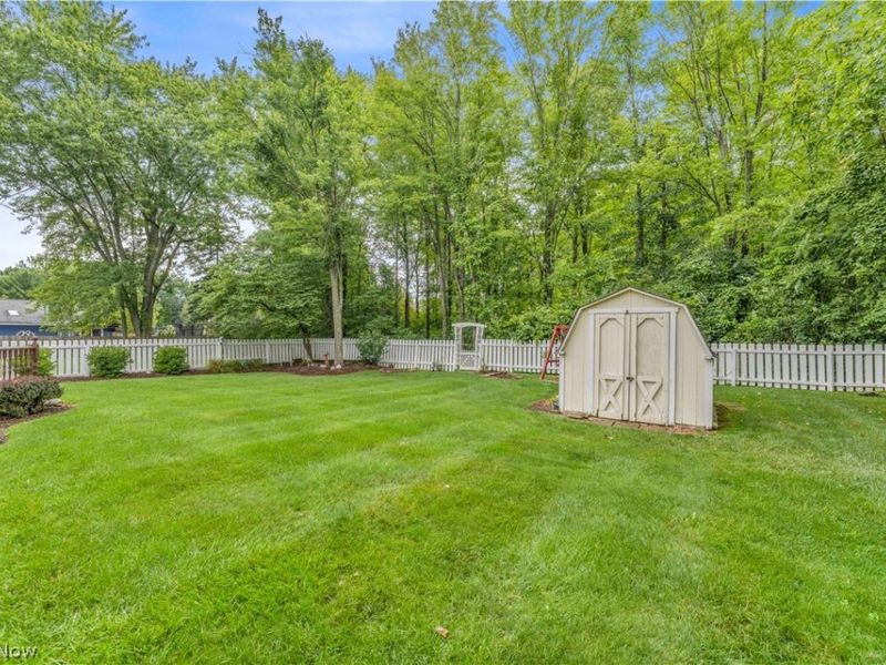 19757 Cross Trail S, Strongsville, OH 44136 Photo 31