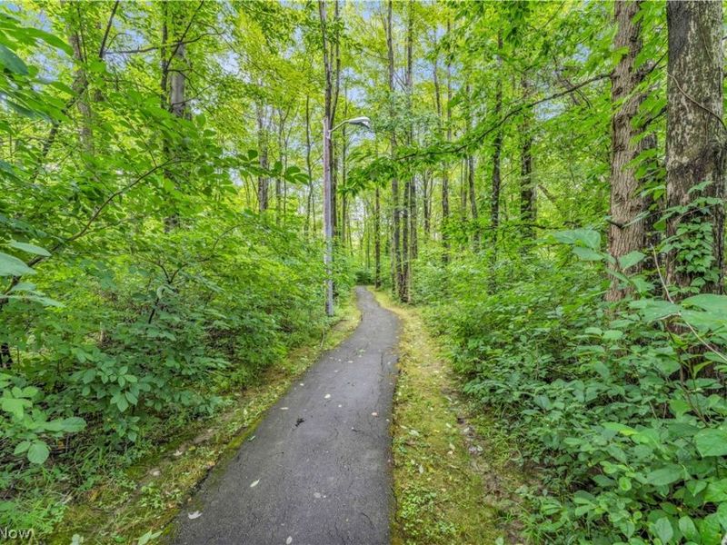 19757 Cross Trail S, Strongsville, OH 44136 Photo 34