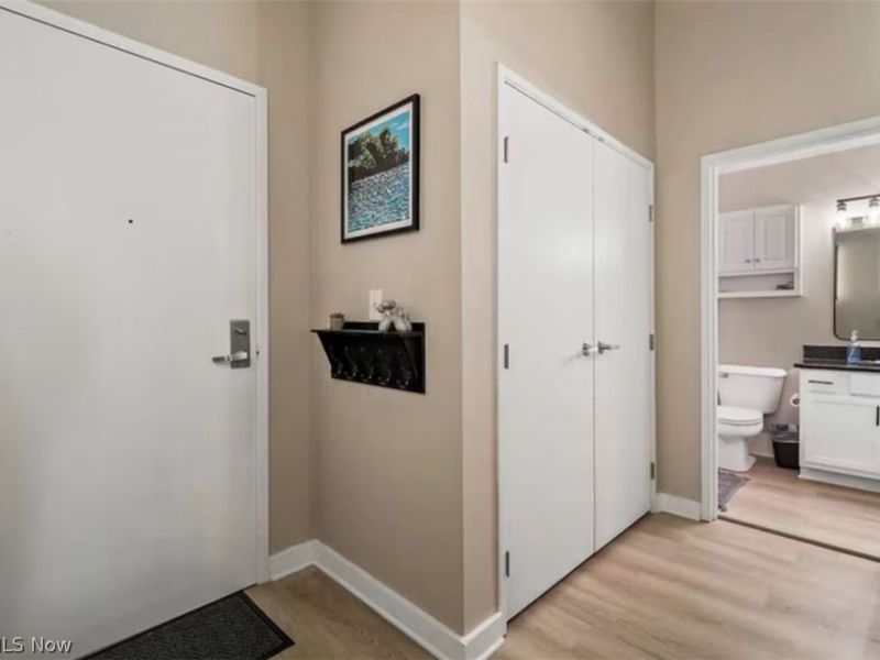 1211 W 9th Street, Cleveland, OH 44113 Photo 3