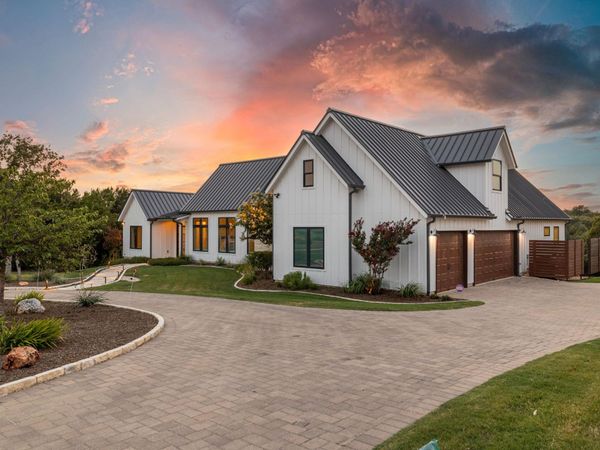 200 Maravilla Bluff LN, Georgetown, TX 78628