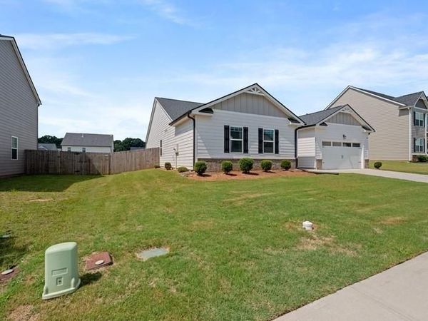 647 Graham Campbell Lane, Statham, GA 30666