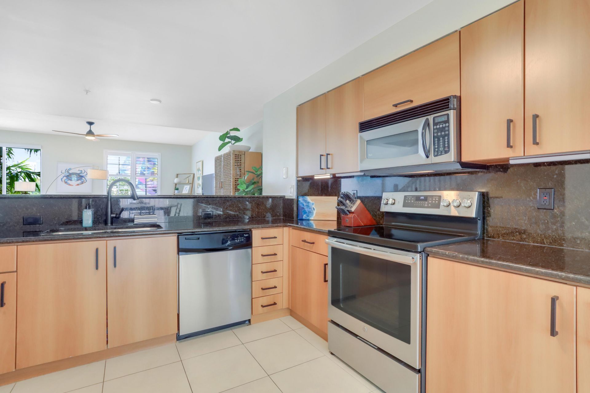 260 NE 3rd Street, Unit 4-D, Delray Beach, FL 33444 Photo