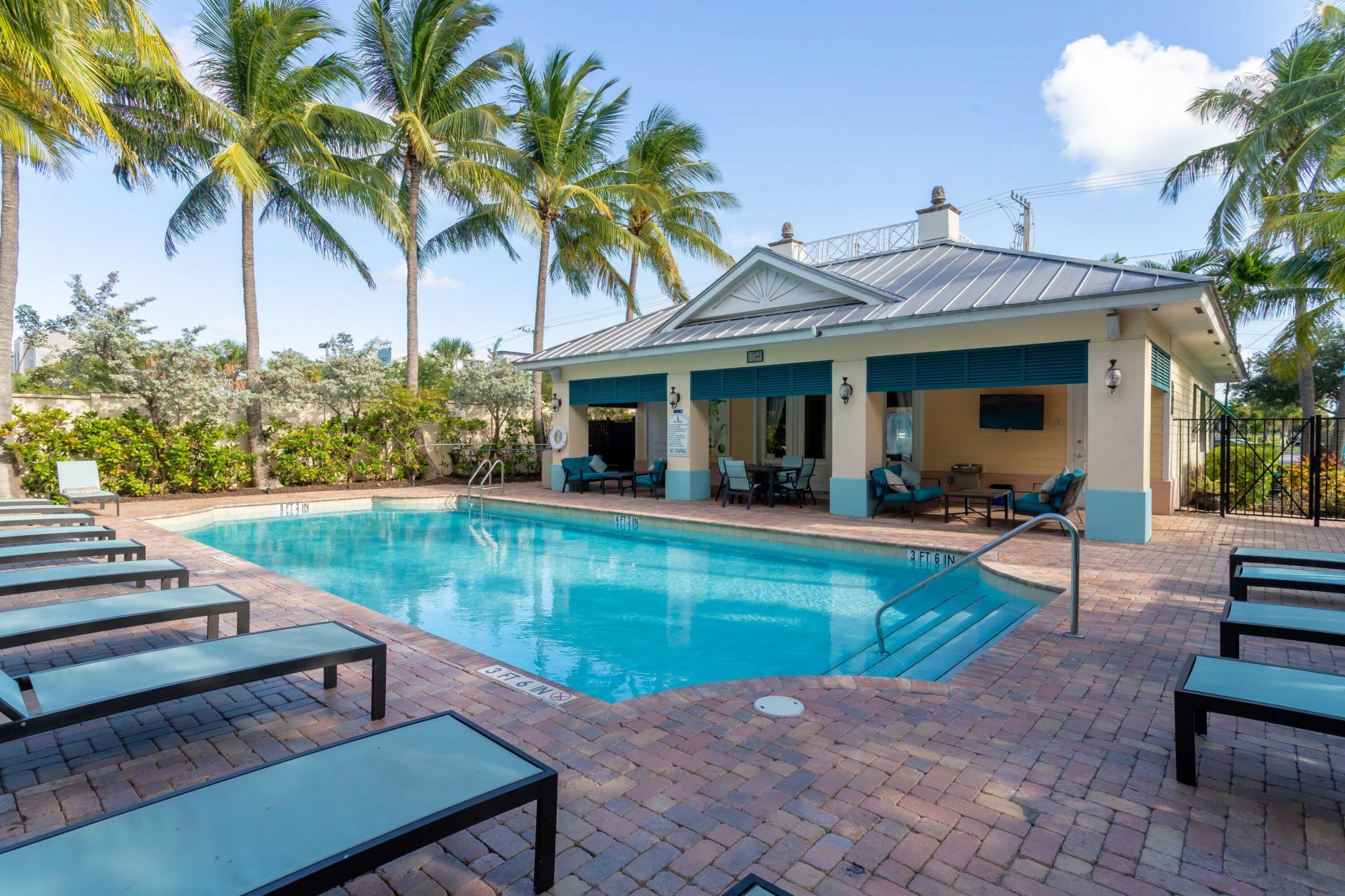 260 NE 3rd Street, Unit 4-D, Delray Beach, FL 33444 Photo