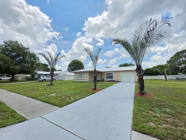 442 SW BELMONT Circle, Port St. Lucie, FL 34953