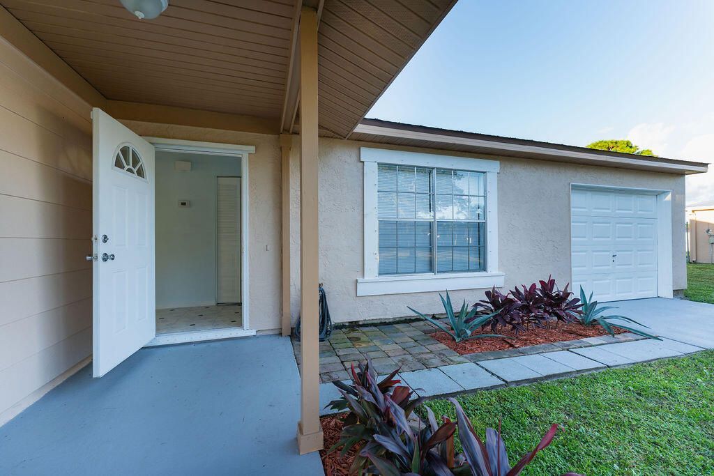 442 SW Belmont Circle, Port Saint Lucie, FL 34953 Photo