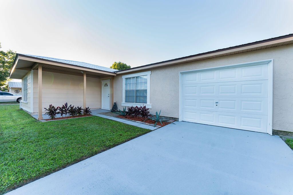 442 SW Belmont Circle, Port Saint Lucie, FL 34953 Photo