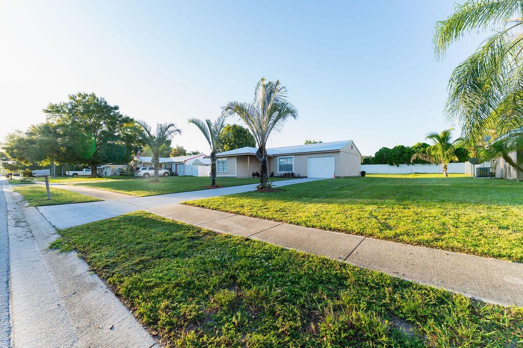 442 SW Belmont Circle, Port Saint Lucie, FL 34953 Photo