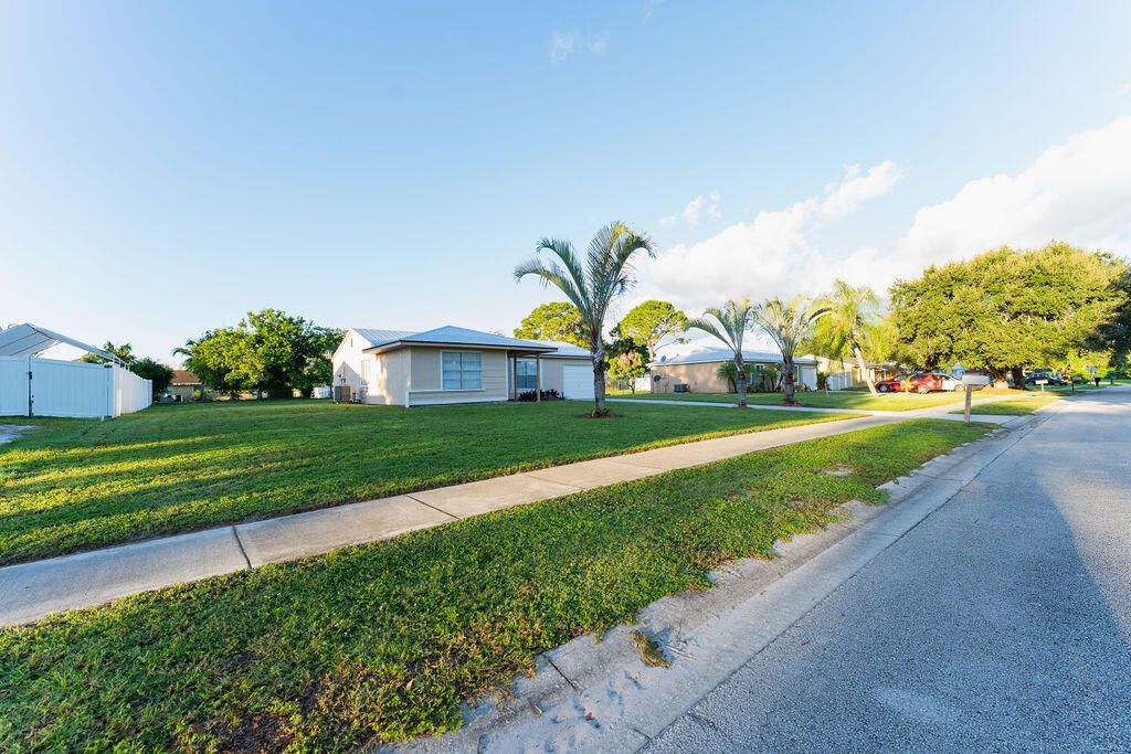 442 SW Belmont Circle, Port Saint Lucie, FL 34953 Photo
