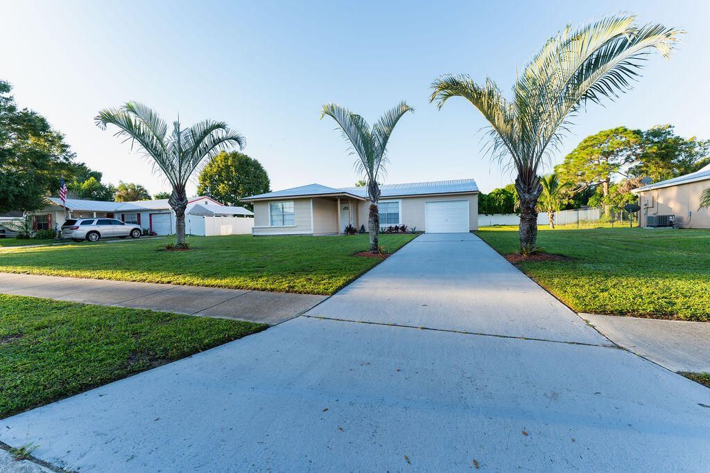 442 SW Belmont Circle, Port Saint Lucie, FL 34953 Photo