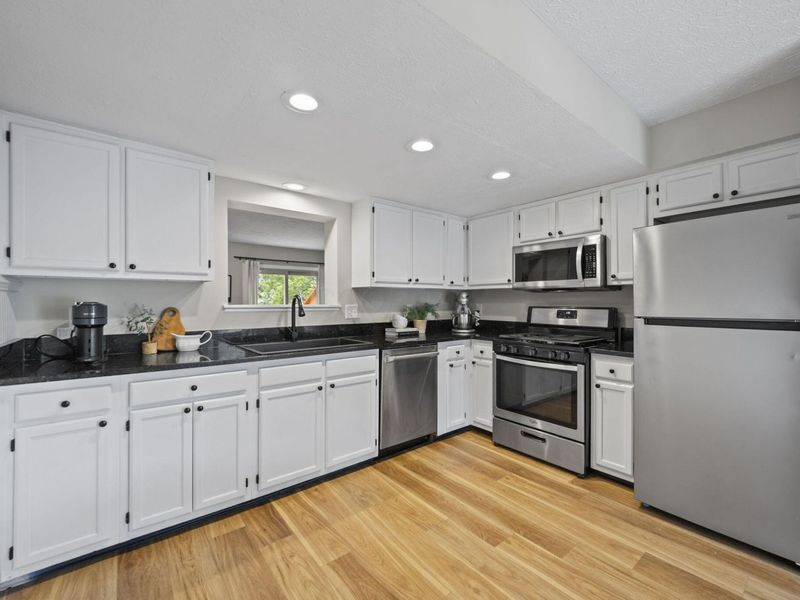 3262 Brookview Way, Unit 11, Columbus, OH 43221 Photo 10