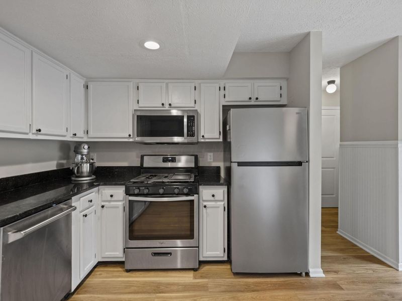 3262 Brookview Way, Unit 11, Columbus, OH 43221 Photo 12