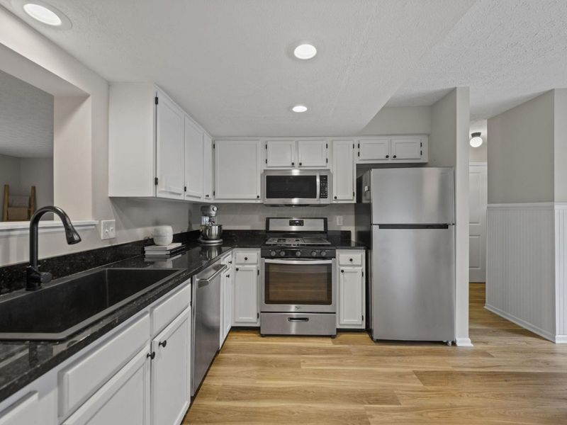 3262 Brookview Way, Unit 11, Columbus, OH 43221 Photo 13