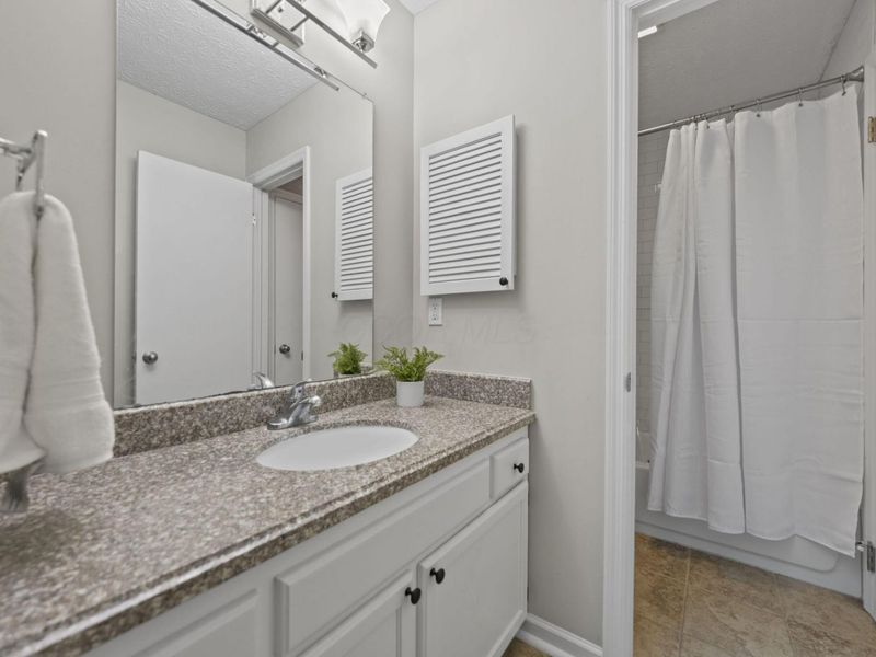 3262 Brookview Way, Unit 11, Columbus, OH 43221 Photo 30