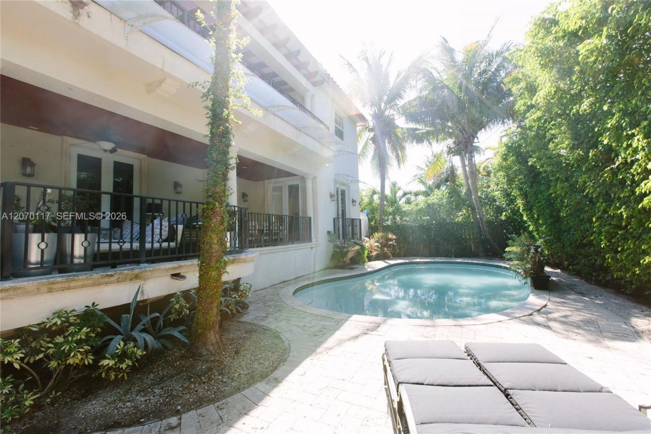 335 W Enid Dr , Key Biscayne, FL 33149 Photo