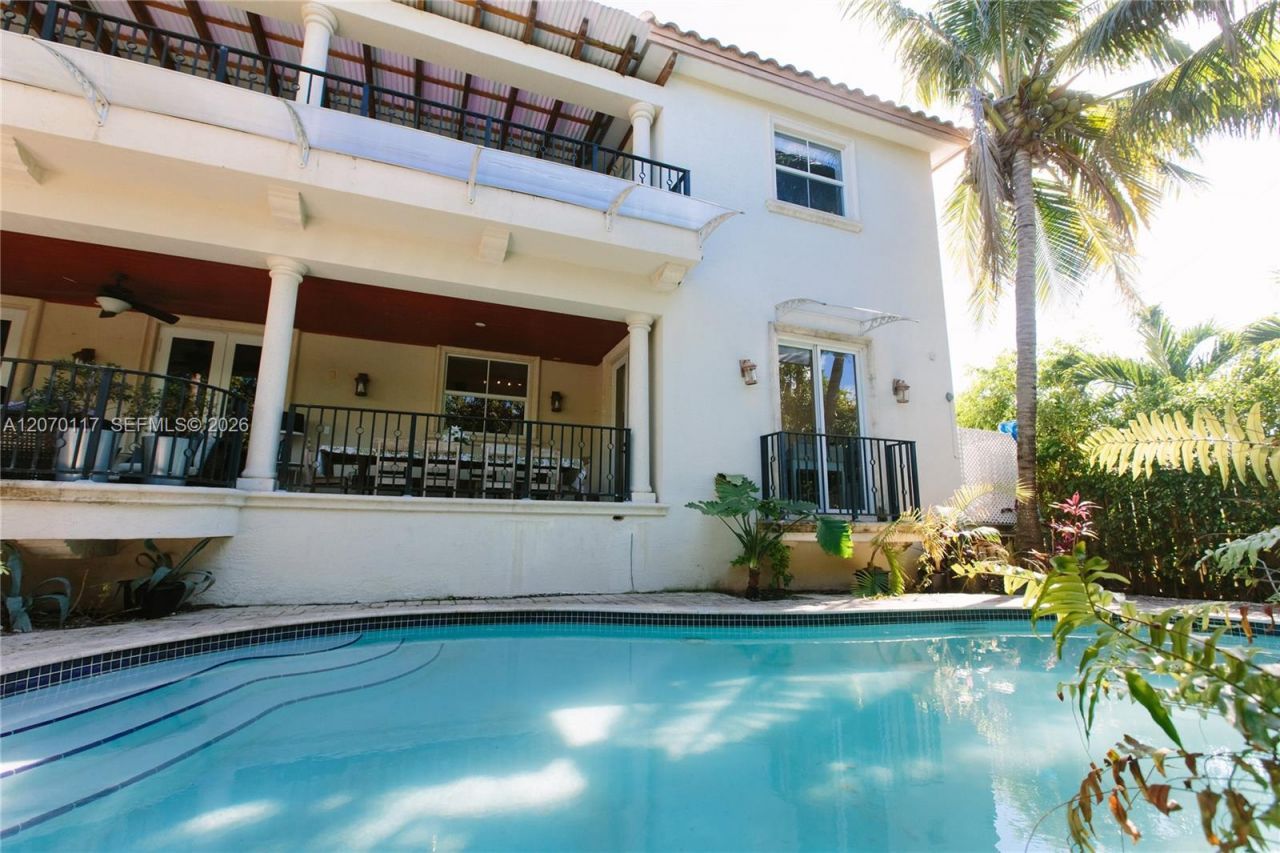 335 W Enid Dr , Key Biscayne, FL 33149 Photo