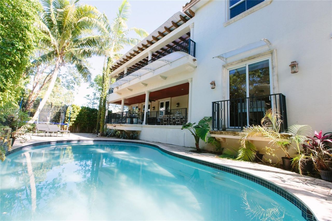 335 W Enid Dr , Key Biscayne, FL 33149 Photo