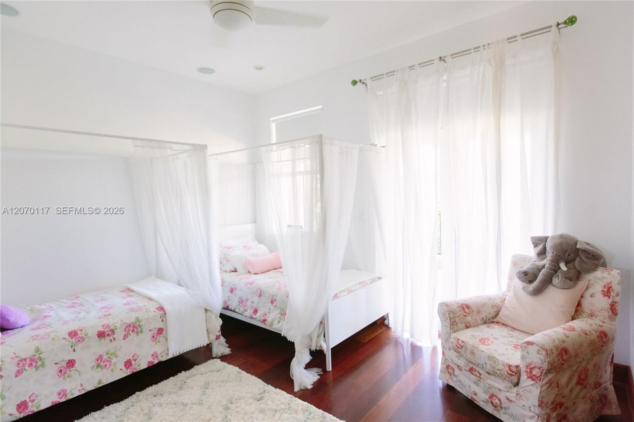 335 W Enid Dr , Key Biscayne, FL 33149 Photo