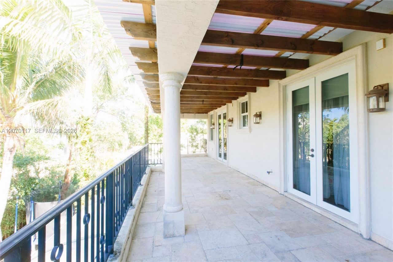 335 W Enid Dr , Key Biscayne, FL 33149 Photo
