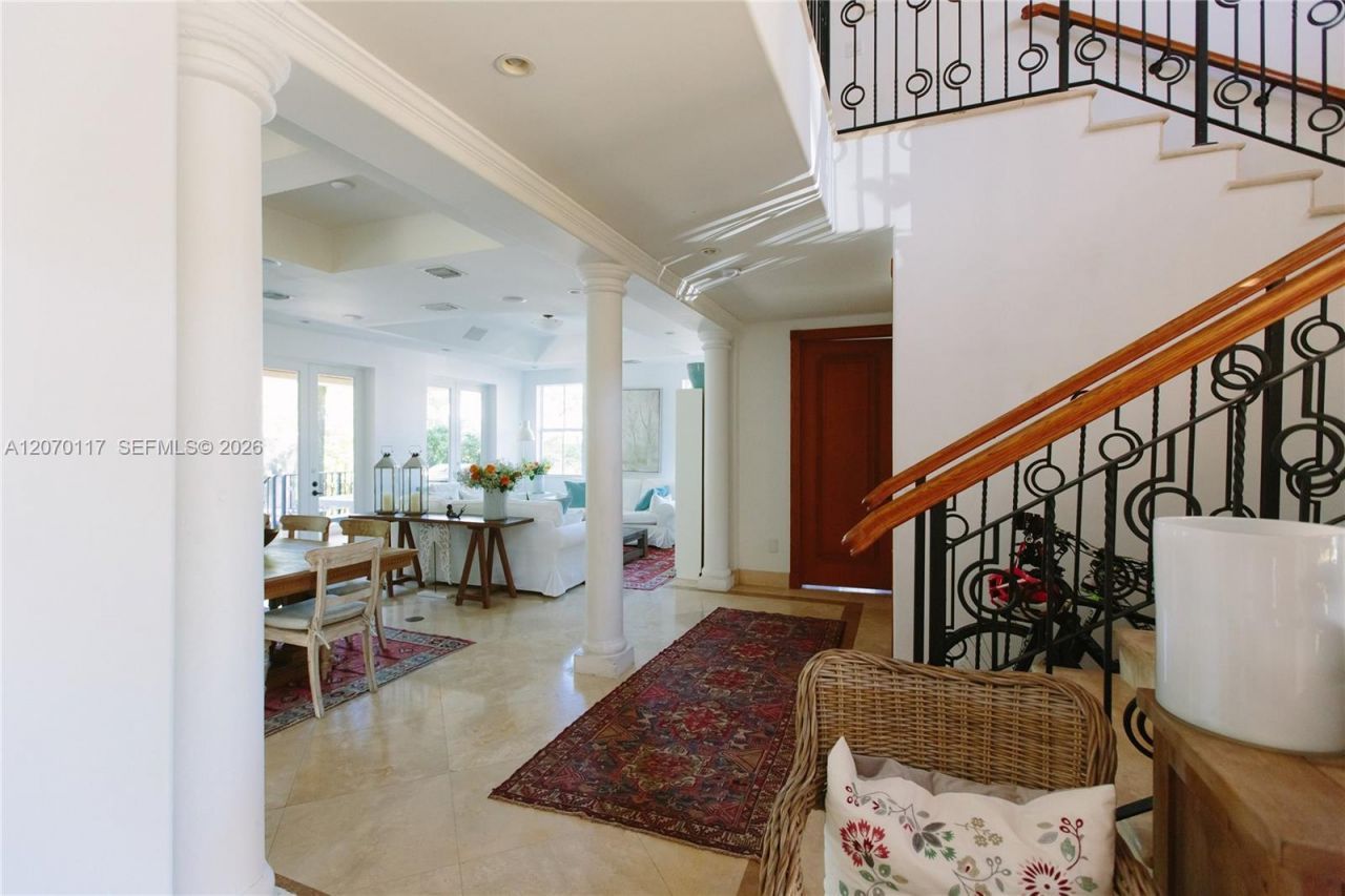 335 W Enid Dr , Key Biscayne, FL 33149 Photo
