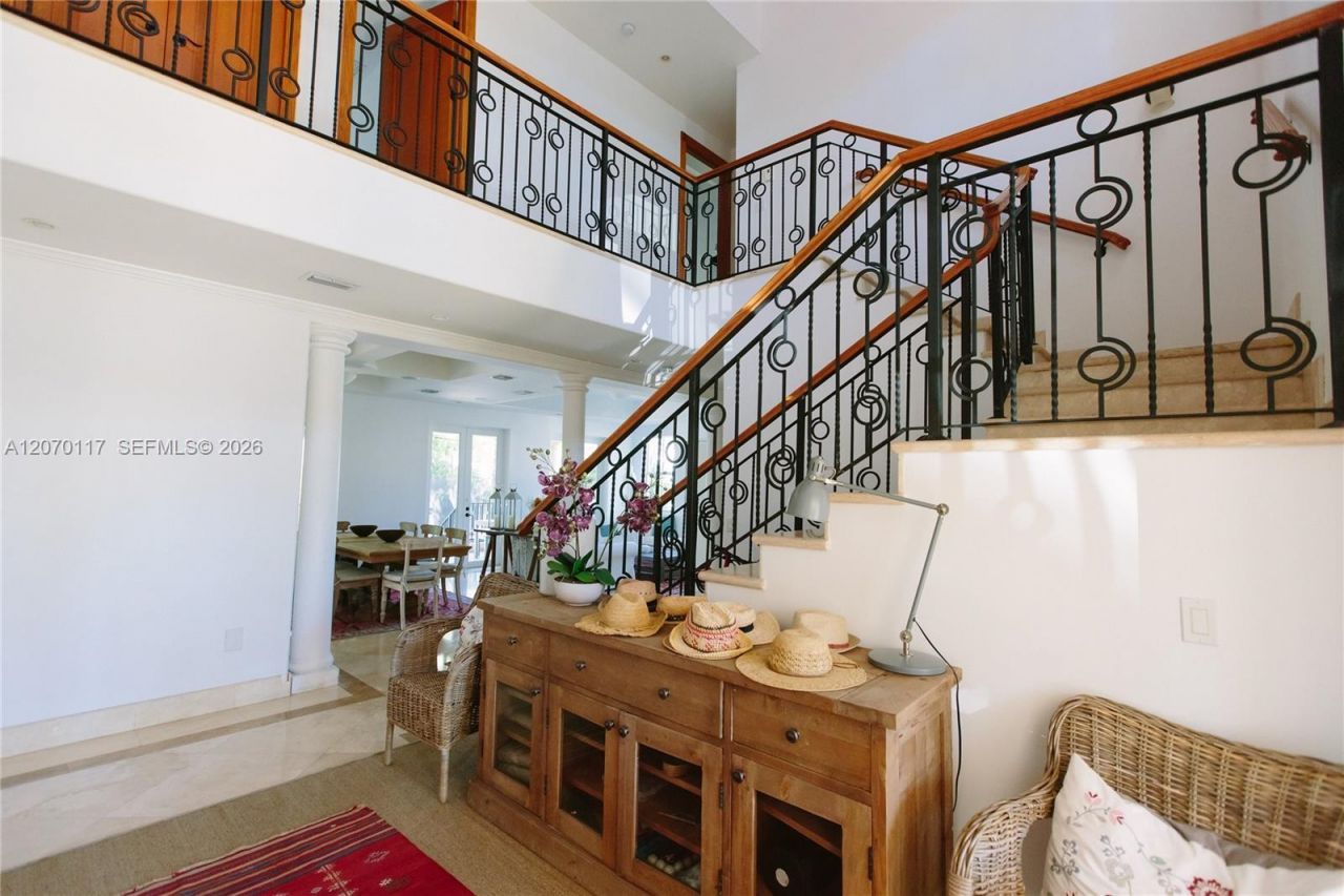 335 W Enid Dr , Key Biscayne, FL 33149 Photo