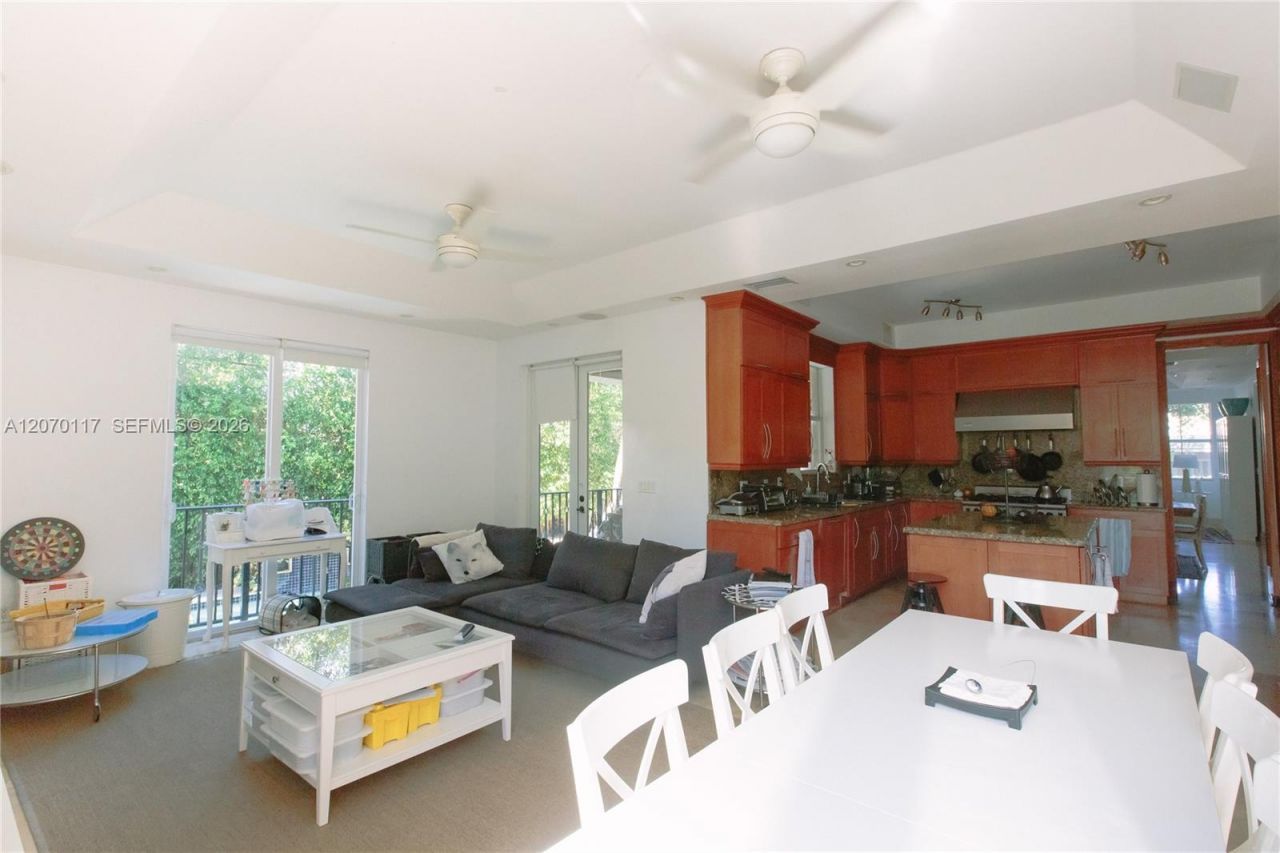 335 W Enid Dr , Key Biscayne, FL 33149 Photo