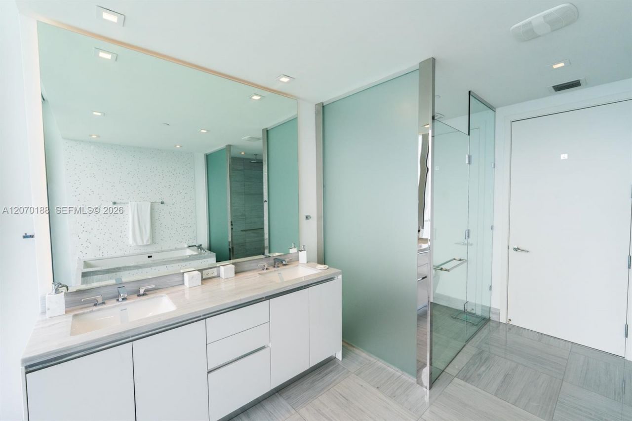 16901 Collins Ave, Unit 4201, Sunny Isles Beach, FL 33160 Photo