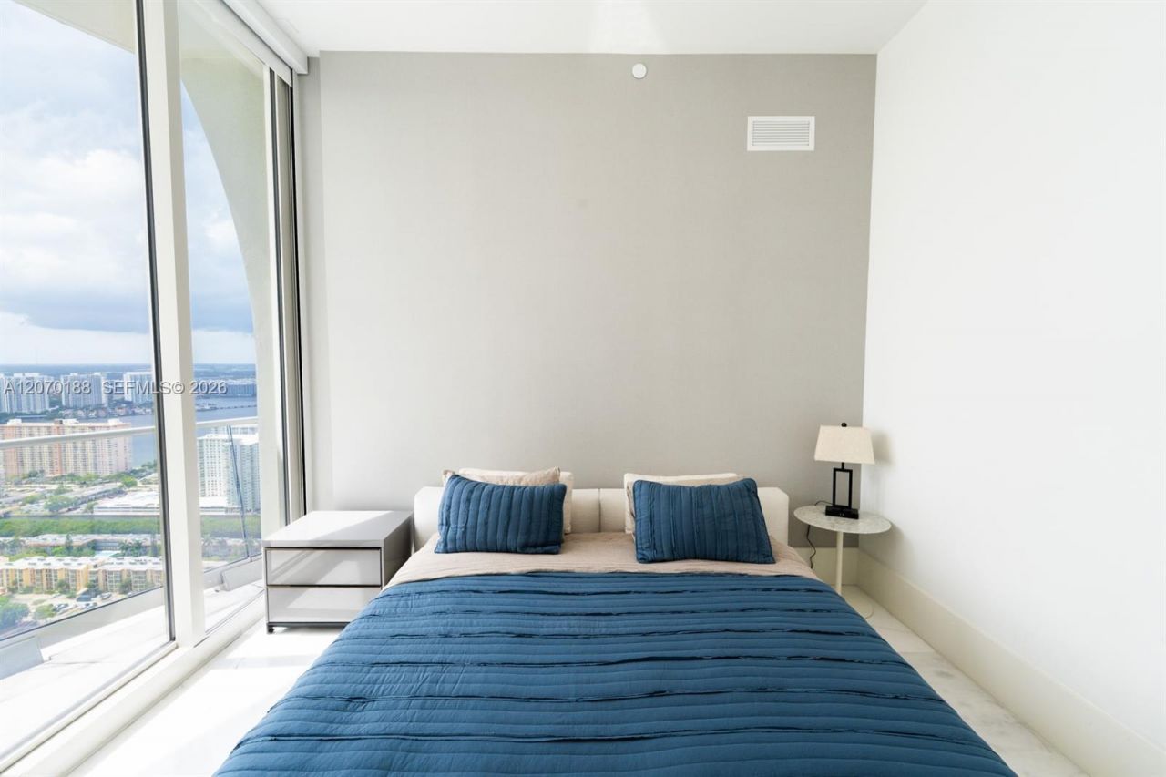 16901 Collins Ave, Unit 4201, Sunny Isles Beach, FL 33160 Photo
