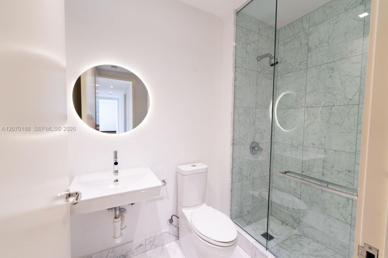 16901 Collins Ave, Unit 4201, Sunny Isles Beach, FL 33160 Photo