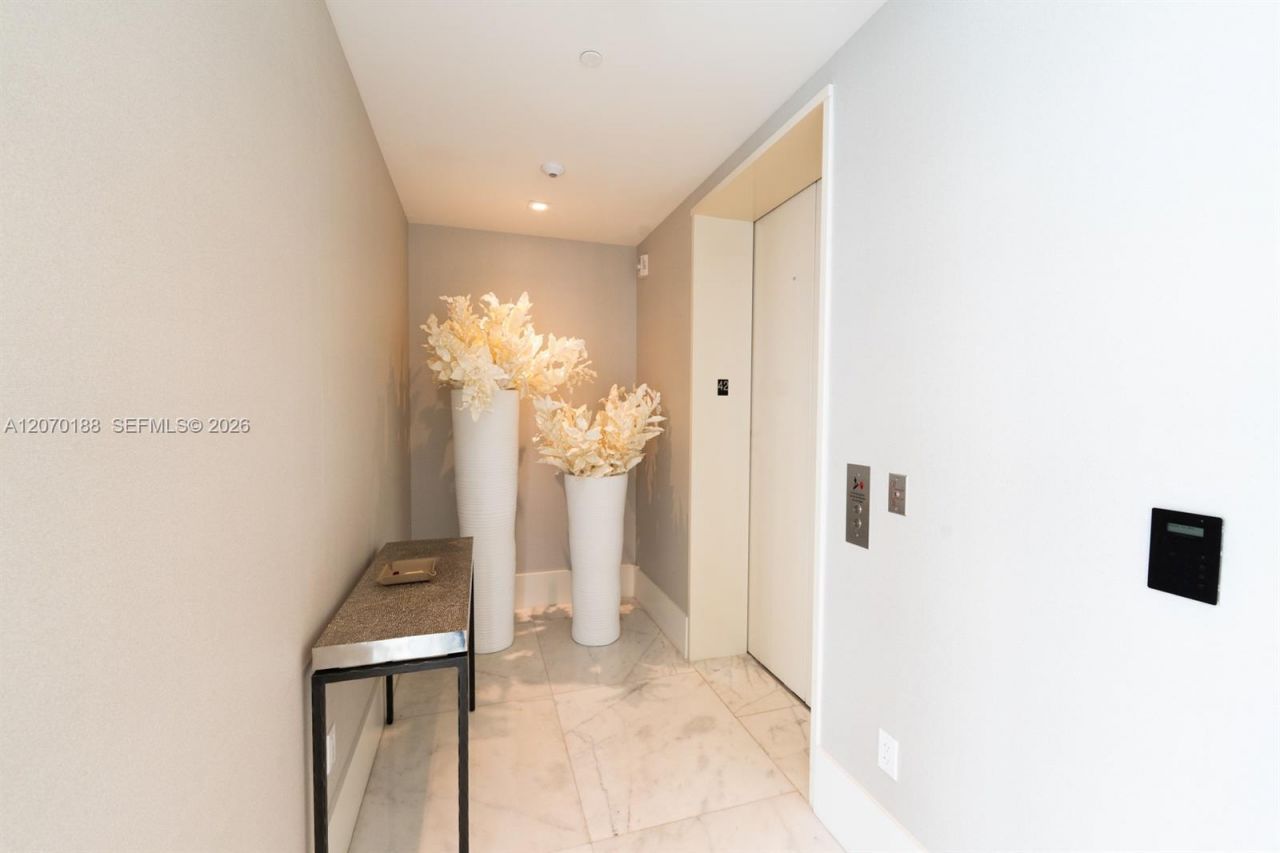 16901 Collins Ave, Unit 4201, Sunny Isles Beach, FL 33160 Photo