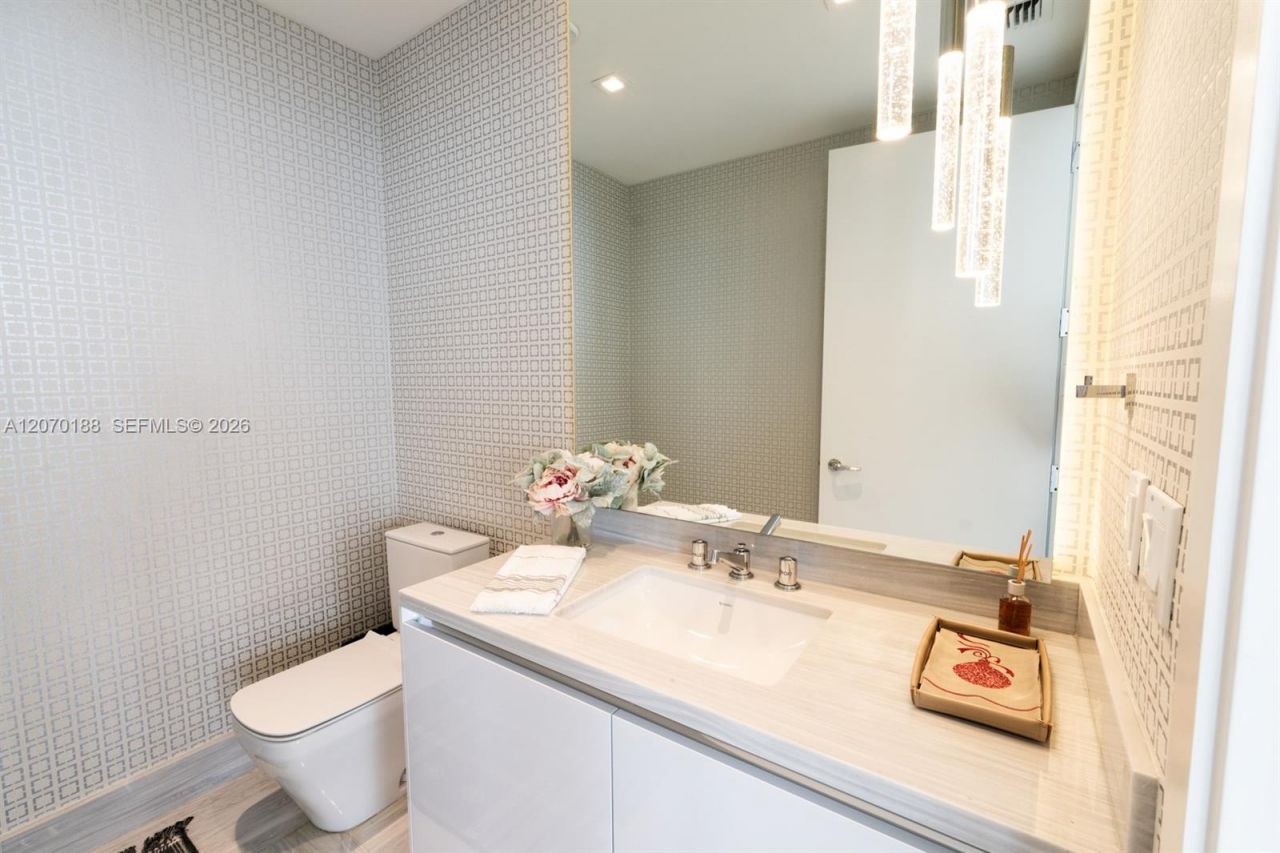 16901 Collins Ave, Unit 4201, Sunny Isles Beach, FL 33160 Photo