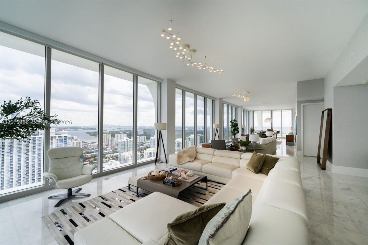 16901 Collins Ave, Unit 4201, Sunny Isles Beach, FL 33160 Photo