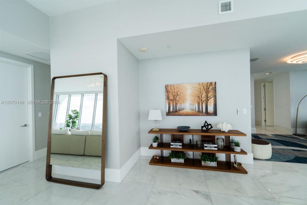 16901 Collins Ave, Unit 4201, Sunny Isles Beach, FL 33160 Photo