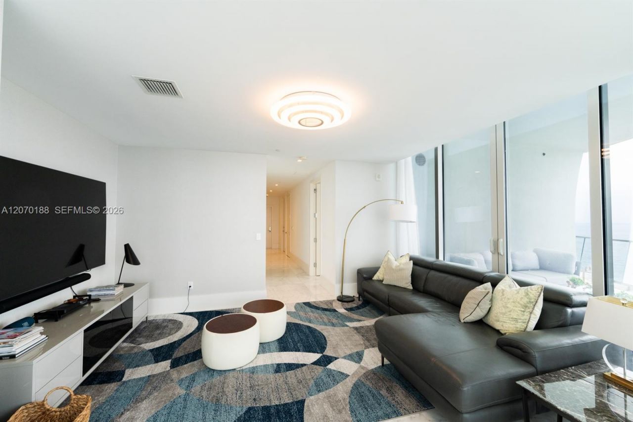 16901 Collins Ave, Unit 4201, Sunny Isles Beach, FL 33160 Photo