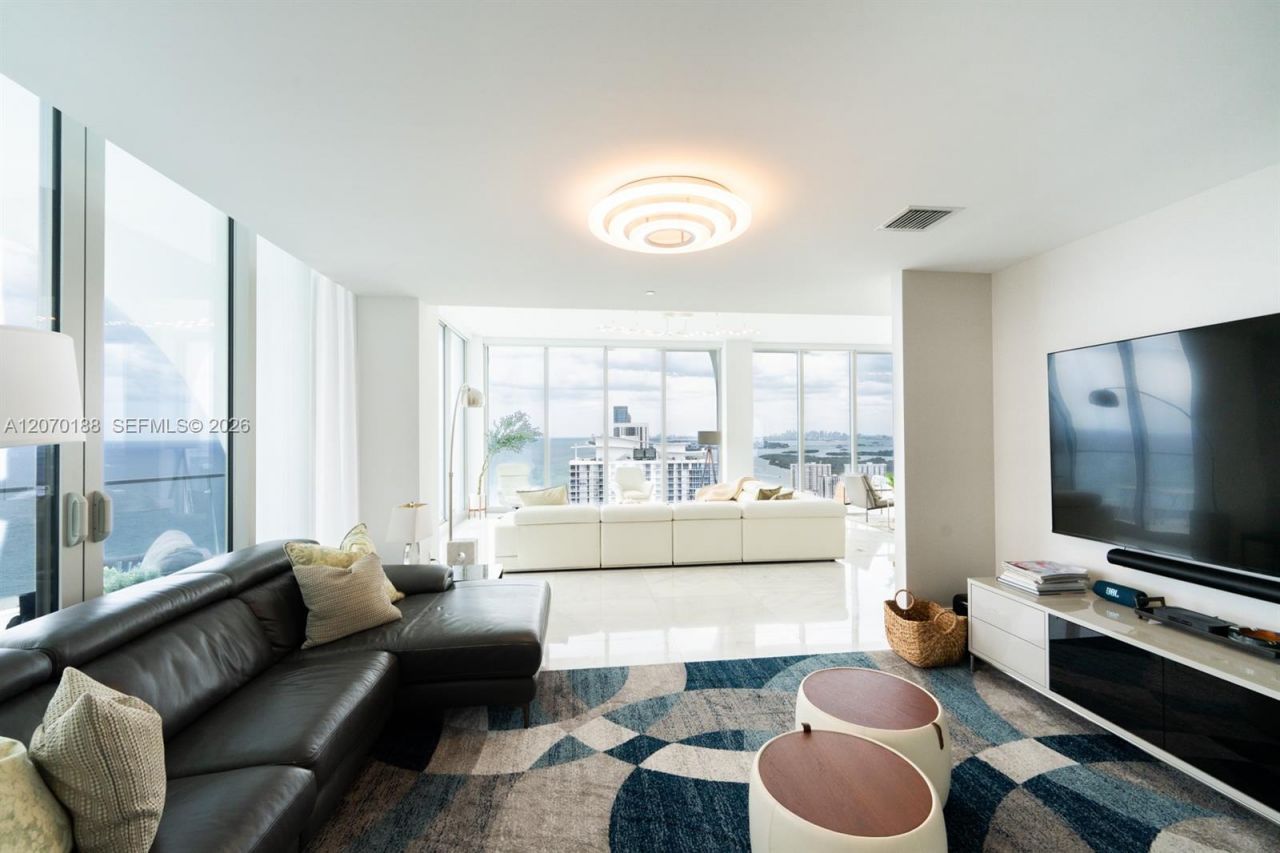 16901 Collins Ave, Unit 4201, Sunny Isles Beach, FL 33160 Photo
