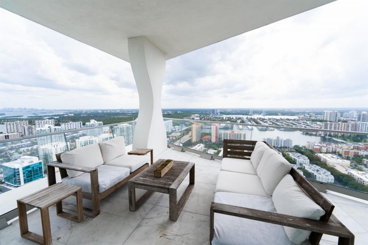 16901 Collins Ave, Unit 4201, Sunny Isles Beach, FL 33160 Photo
