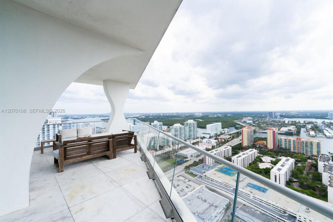 16901 Collins Ave, Unit 4201, Sunny Isles Beach, FL 33160 Photo