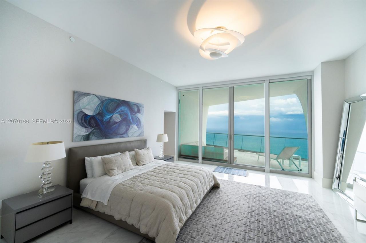 16901 Collins Ave, Unit 4201, Sunny Isles Beach, FL 33160 Photo
