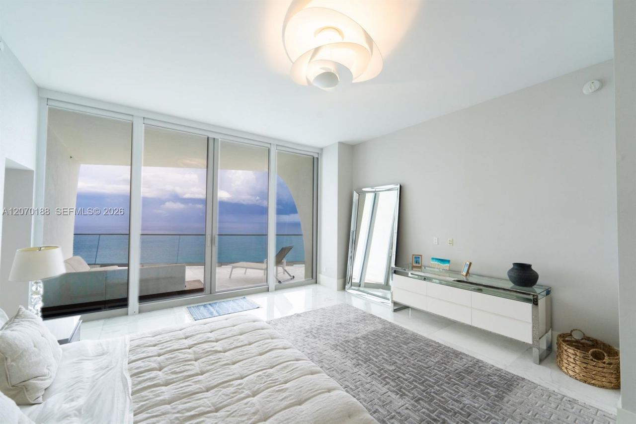 16901 Collins Ave, Unit 4201, Sunny Isles Beach, FL 33160 Photo