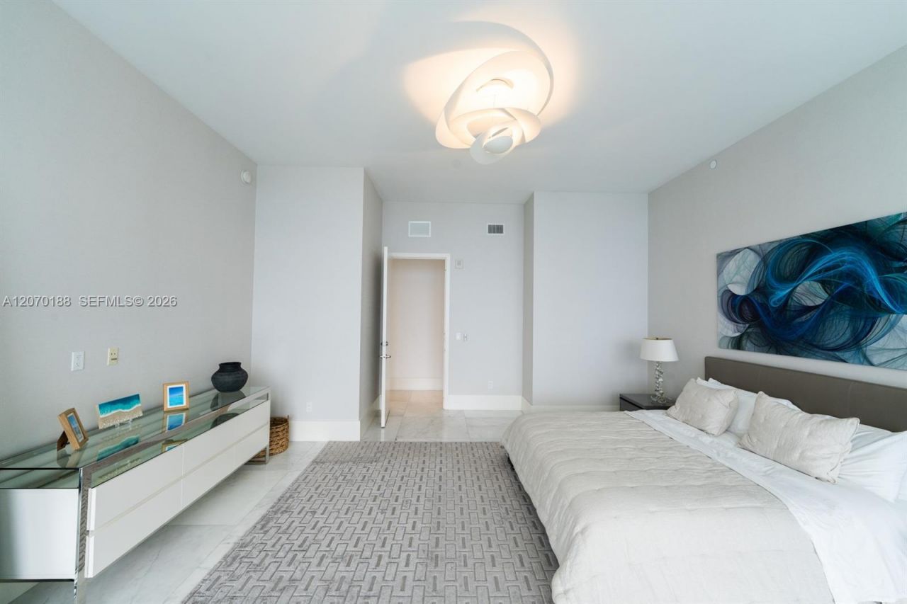 16901 Collins Ave, Unit 4201, Sunny Isles Beach, FL 33160 Photo