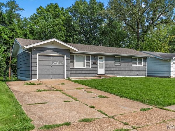 104 Fenwick Drive, Ferguson, MO 63135