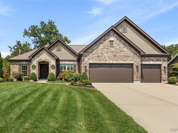 605 Joyce Ann Drive, Manchester, MO 63021